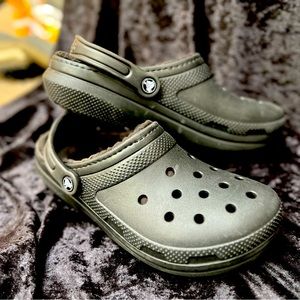 Black crocs